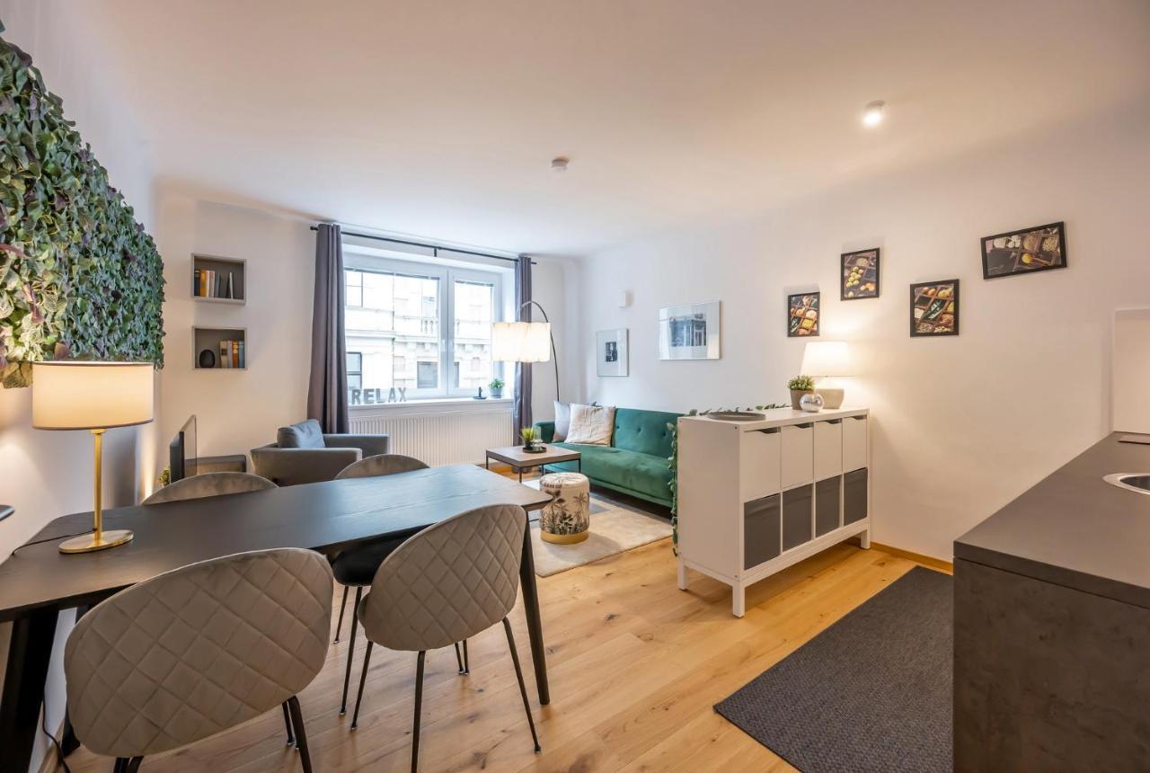 Modern City Center Apartment Вена Экстерьер фото