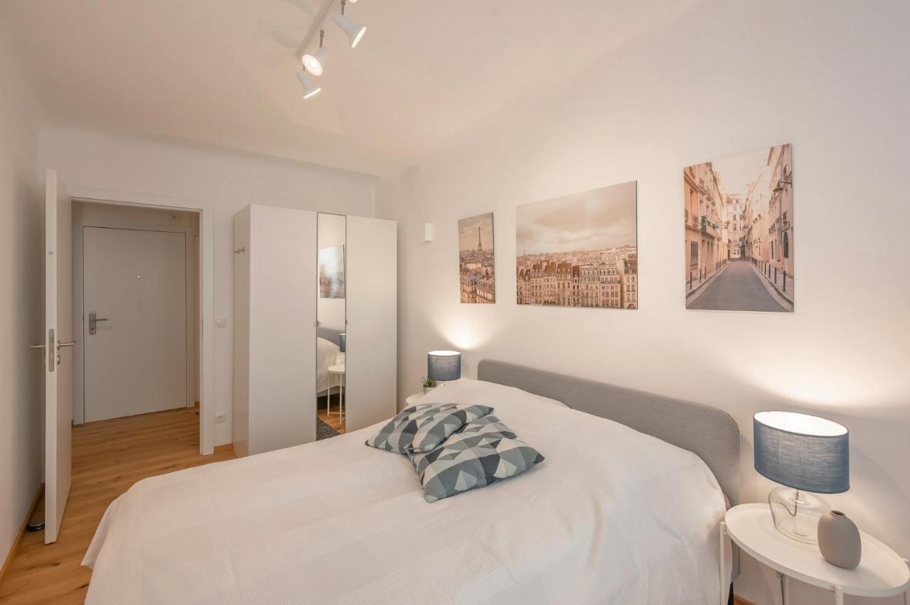 Modern City Center Apartment Вена Экстерьер фото