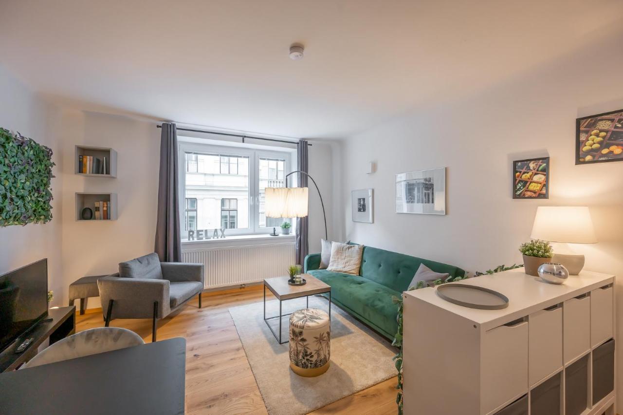 Modern City Center Apartment Вена Экстерьер фото