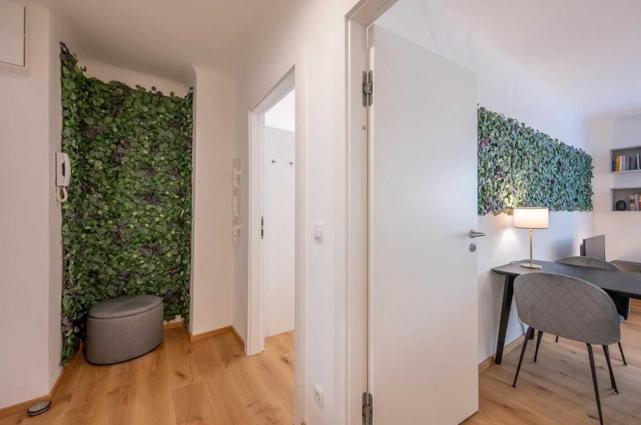 Modern City Center Apartment Вена Экстерьер фото