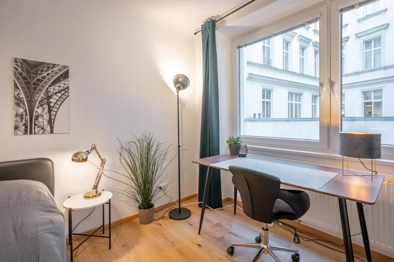 Modern City Center Apartment Вена Экстерьер фото